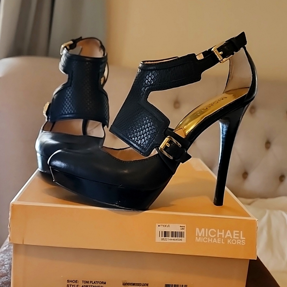 Michael Kors Toni Platform 8.5